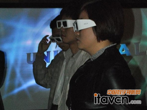 ͶӰڻ(dng)F(xin)(chng)3DΑH9500BD(li)ҕX(ju)
